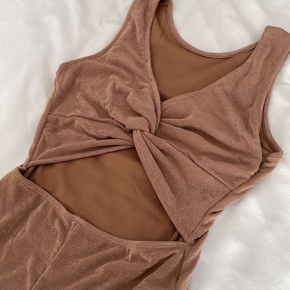 NWT Midi Tank Twist-Back Bodycon Dress - Picture 3 of 7